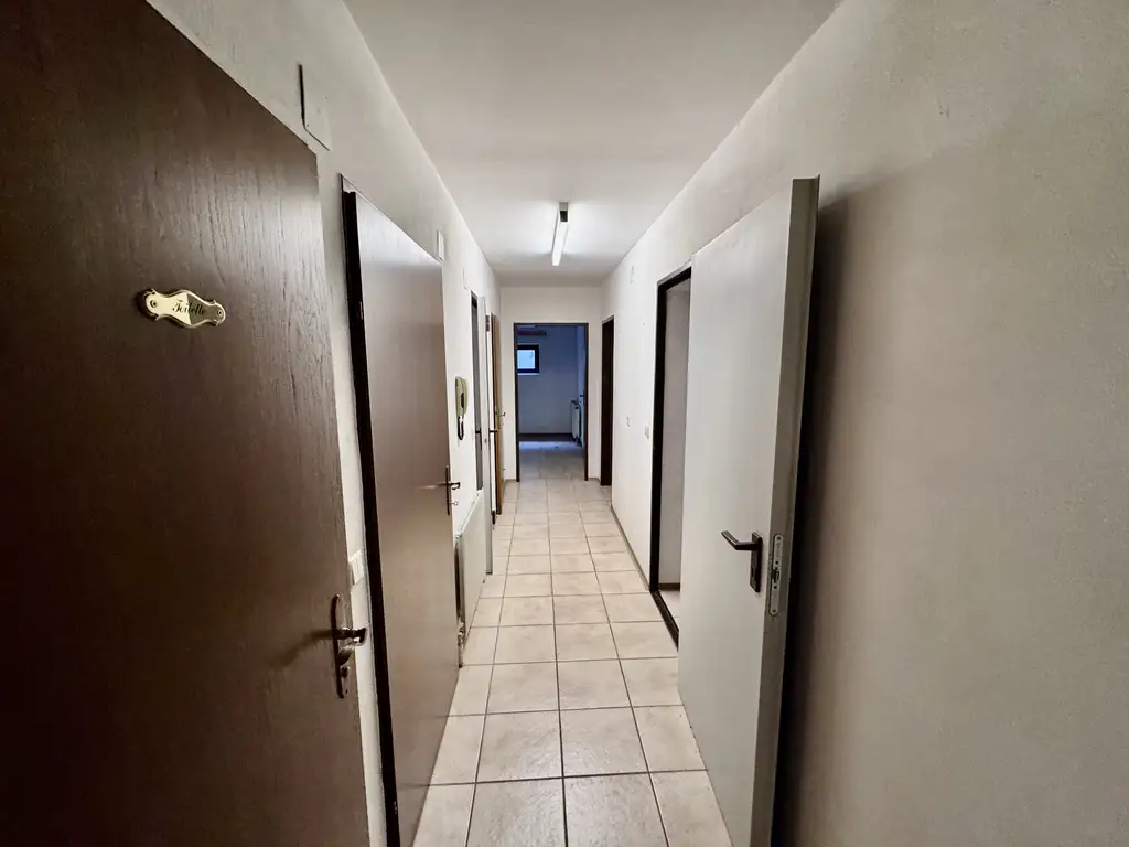 IHR NEUES ZUHAUSE - GROßZÜGIGES EINFAMILIENHAUS MIT SWIMMINGPOOL IN FLORIDSDORF