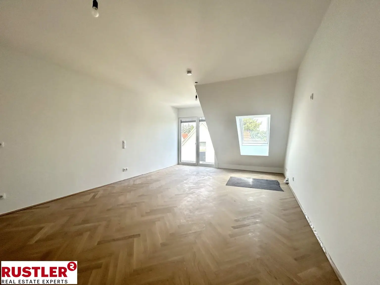 Exklusive Dachgeschosswohnung in Grünruhelage - zu verkaufen