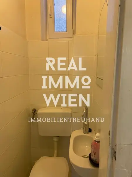 Hervorragende Anlage 5 Zimmer WG mit Stil im Gründerzeithaus