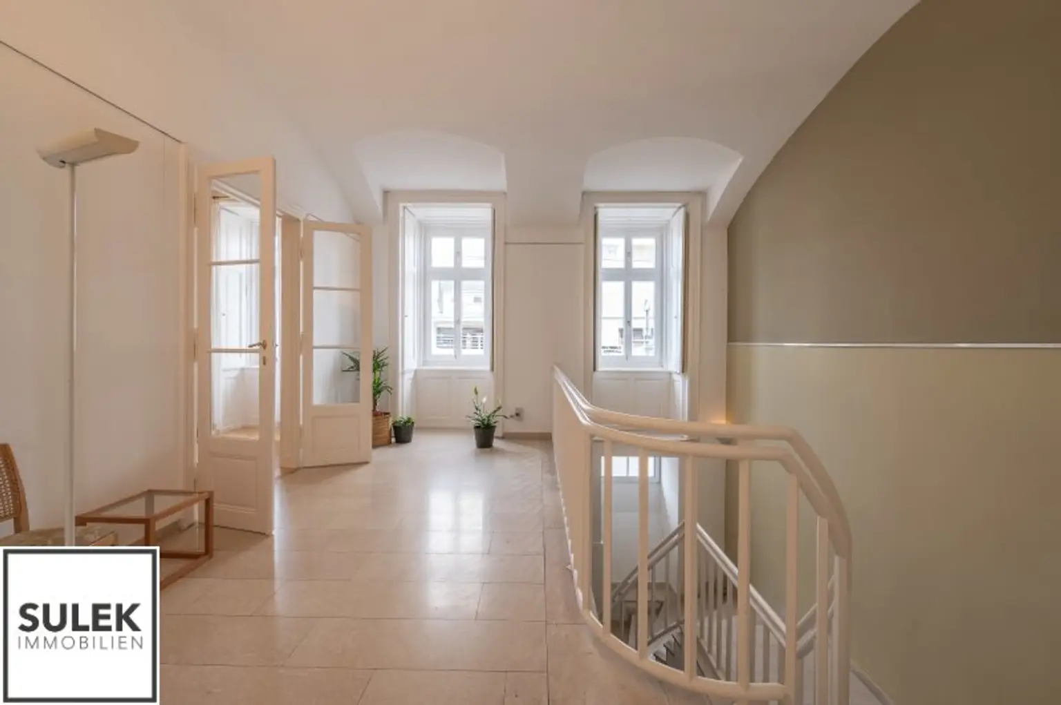 Ihr neuer Bürostandort am Stadtpark! Altbau mit großen Kellerräumlichkeiten - sofort beziehbar!