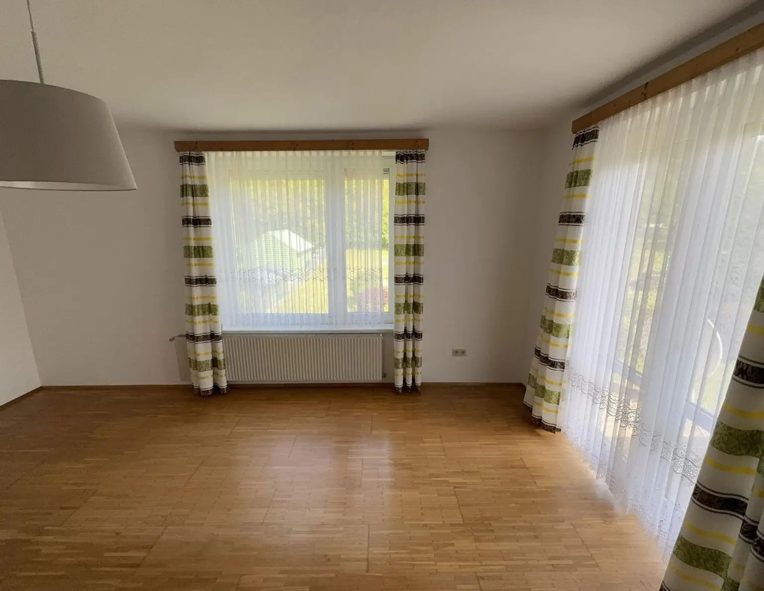 Großzügiges Ein- oder Zweifamilienhaus am Waldrand von Radlbrunn - Provisionsfrei