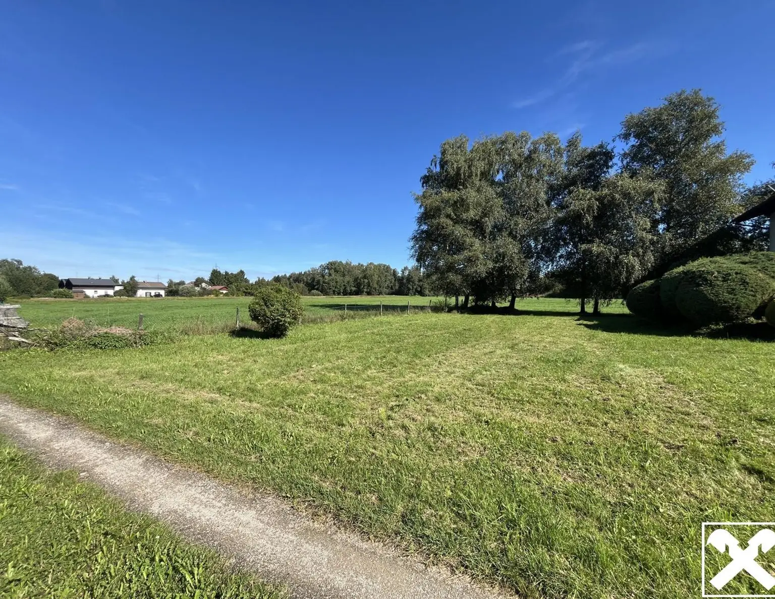 Großzügiges Grundstück mit Teilungsmöglichkeit