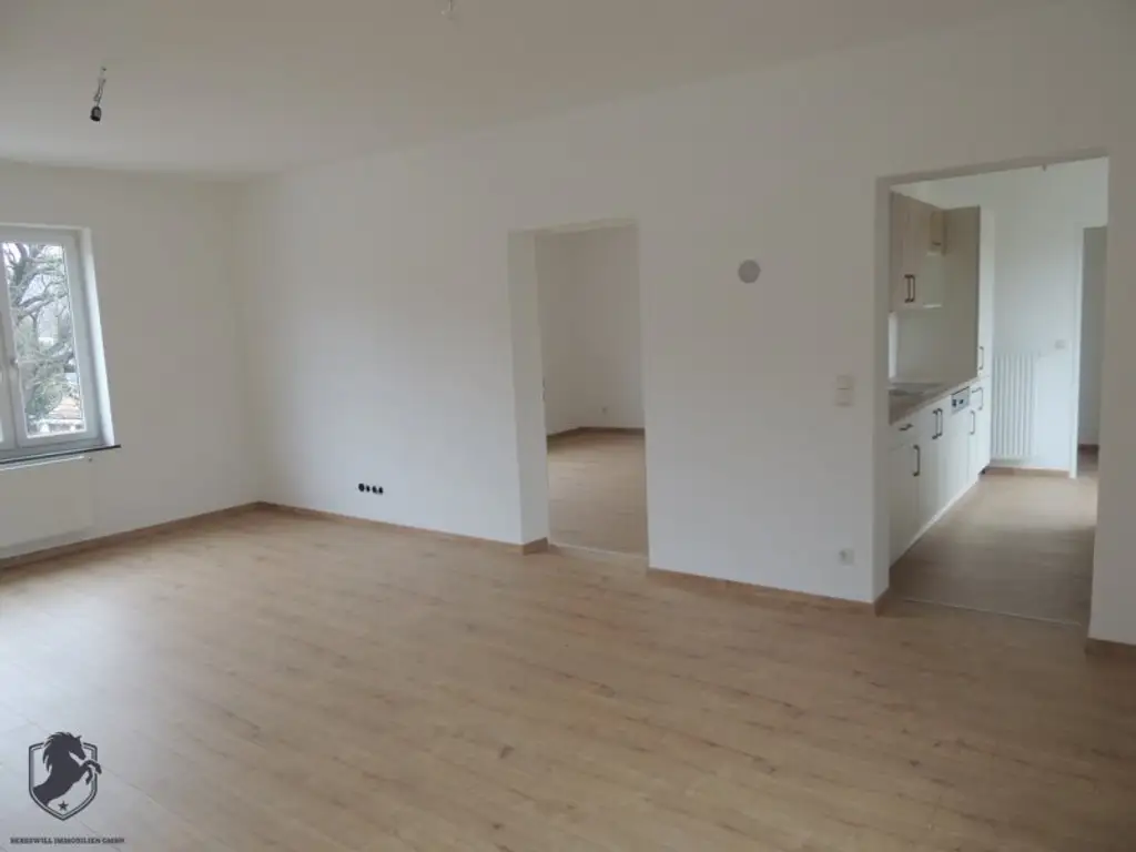 Wohnen & Arbeiten vereint! Bewilligte Halle (965 m²) + Wohnhaus auf 3.700 m² Grundstück