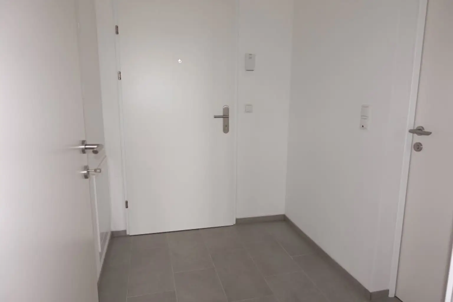ZWEITBEZUG 2 Zimmer BALKON-Neubauwohnung