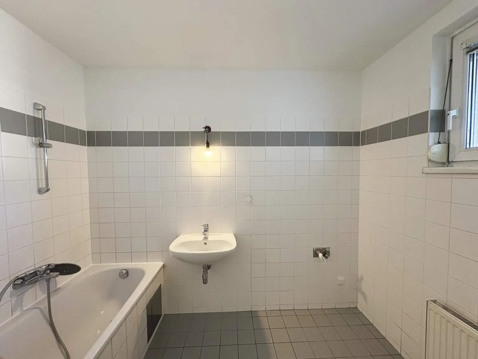 Nähe Donau und U2  - 
Geförderte 2 Zimmer Wohnung mit Loggia - FINANZIERUNGSBEITRAG