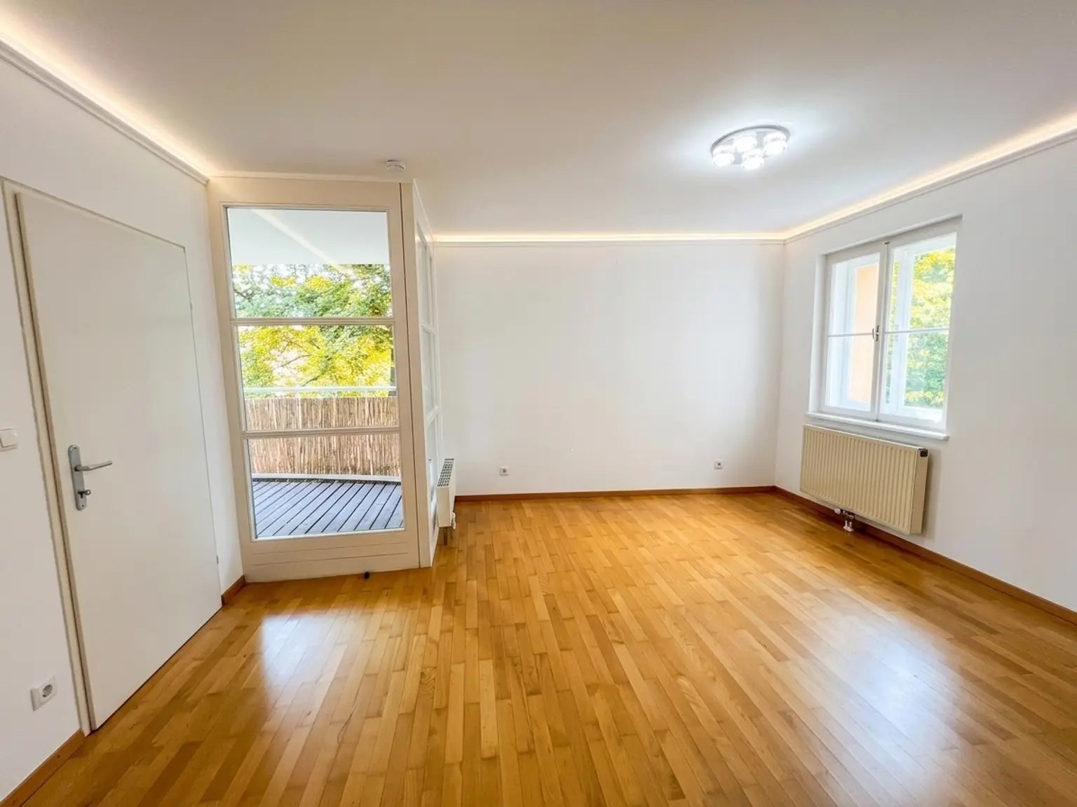 UNBEFRISTET: Moderne 2-Zimmer-Wohnung in Botschaftsviertel