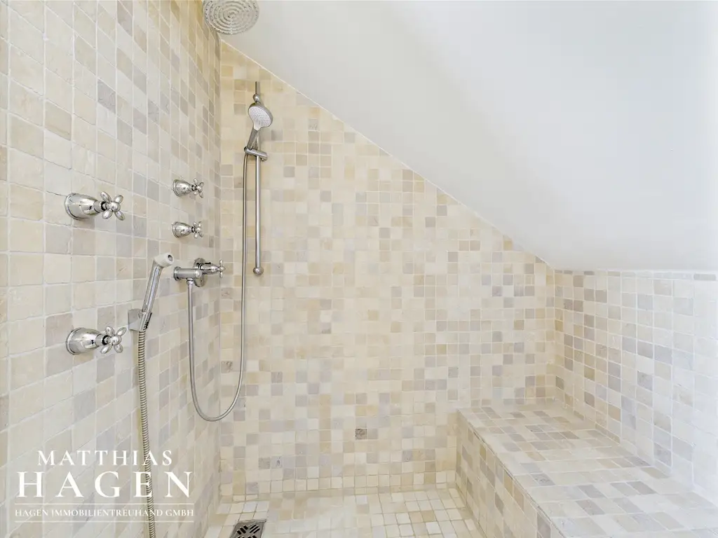 Großzügige 6-Zimmer-Maisonettewohnung mit vielen Extras in Bregenz-Rieden