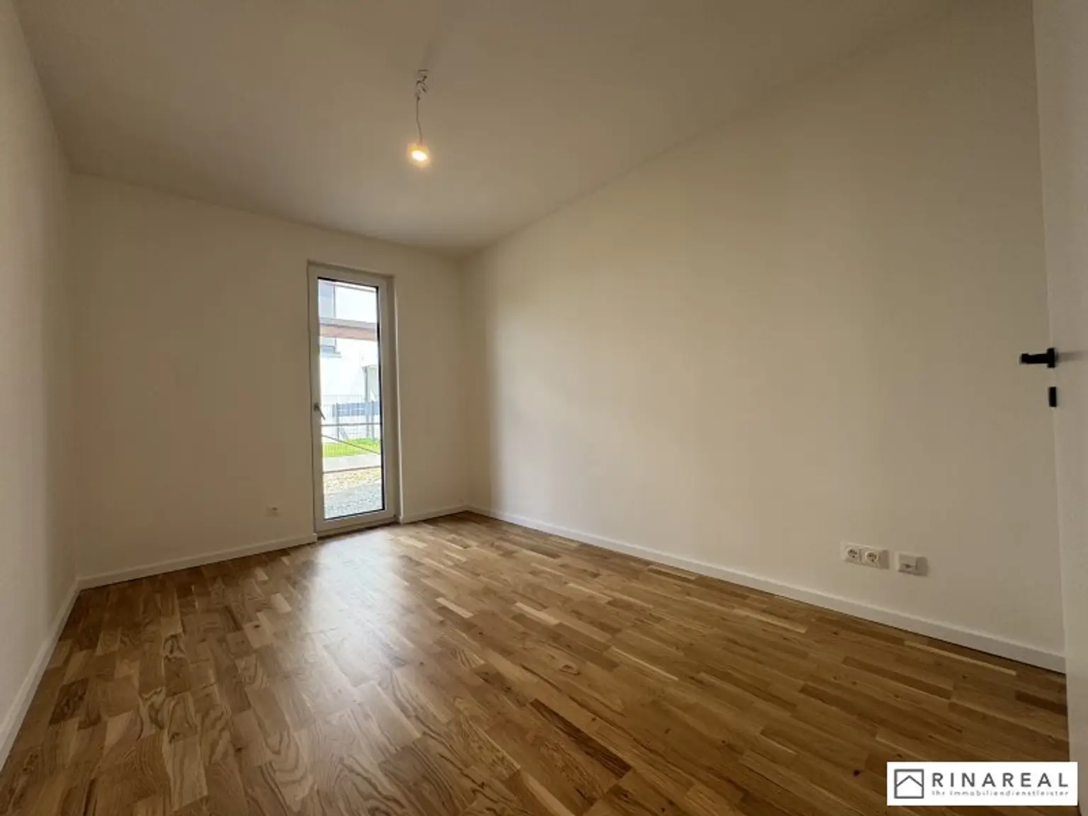 Traumhafte 3 Zimmer Gartenwohnung | Blumengasse - ERSTBEZUG | ca. 23 m² Terrasse & ung.150 m² Eigengarten | zzgl. Tiefgaragenstellplatz | Top D4