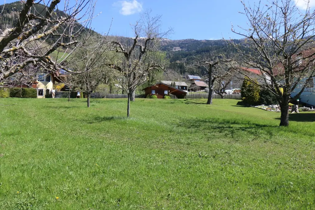 Idyllisches Baugrundstück in Obermillstatt – Wohnen, wo andere Urlaub machen