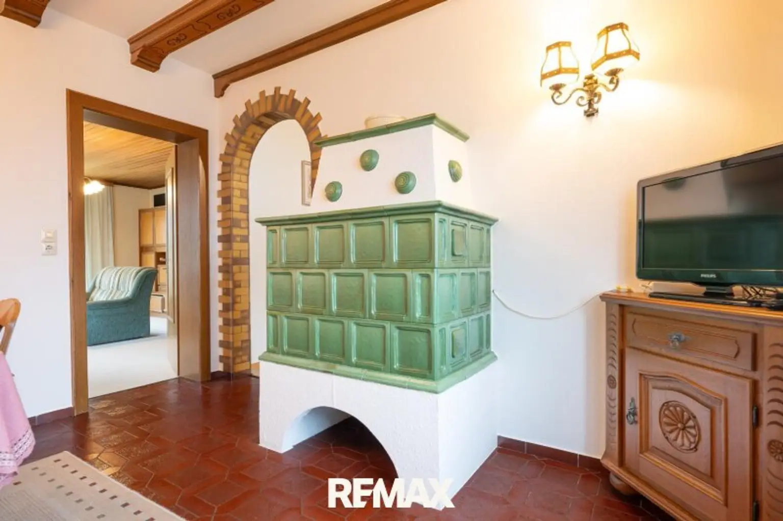 Wohn- Esszimmer mit Kachelofen_EG