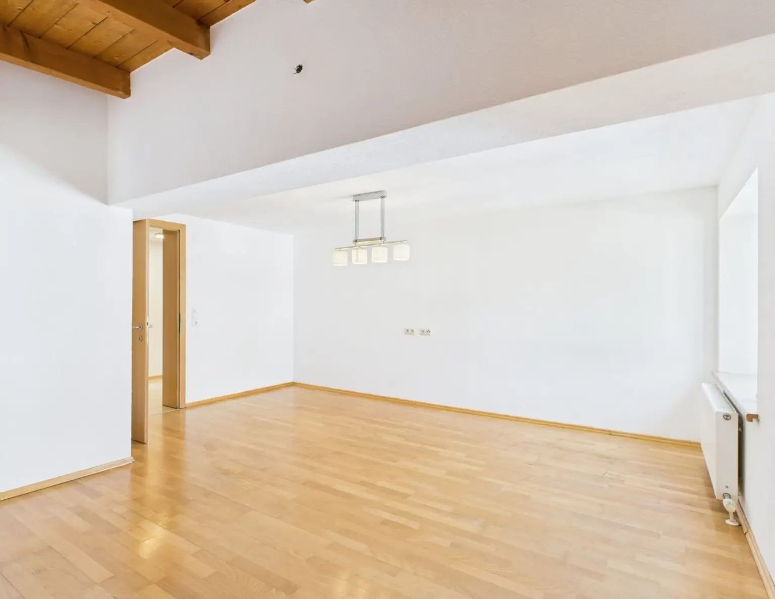 4,5 Zimmer Wohnung | Balkon | Abstellplatz