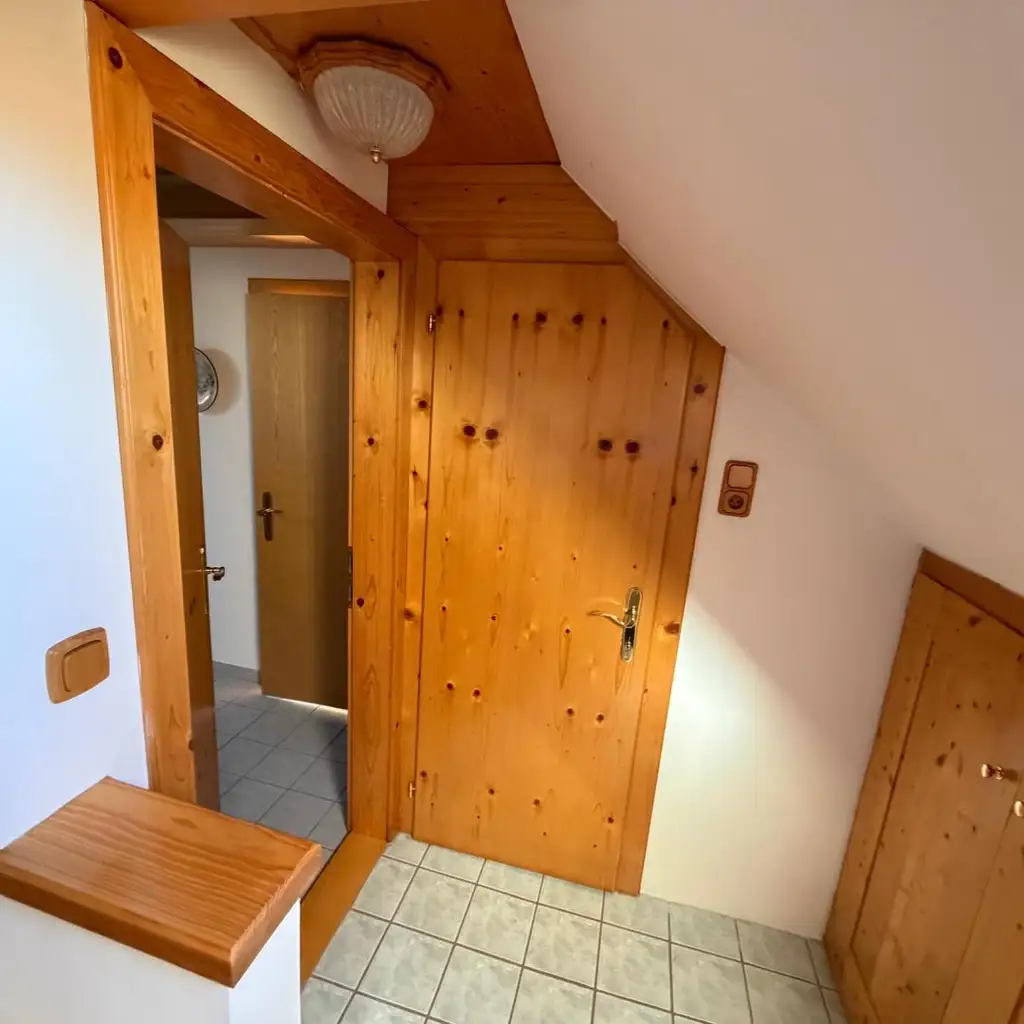 Wohnen in Aussichtslage mitten in der Natur auf  8 Ha. Grund, ehemalige Hofstelle!