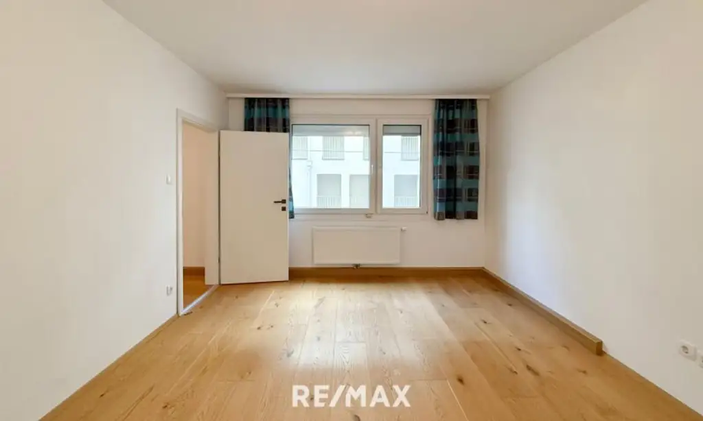 Wunderschöne top sanierte 2 Zimmerwohnung! 4% Rendite für Anleger!