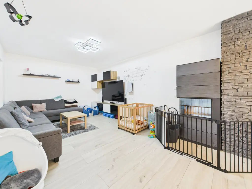 NÄHE WELS: Hochwertig modernisiertes Einfamilienhaus mit Traumgarten, Luxus - Poolanlage & smarter Haustechnik