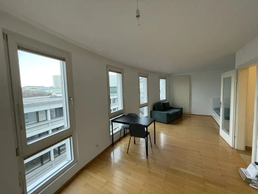 MODERNES 42 m²-APARTMENT BEIM KARLSPLATZ - GARAGE!