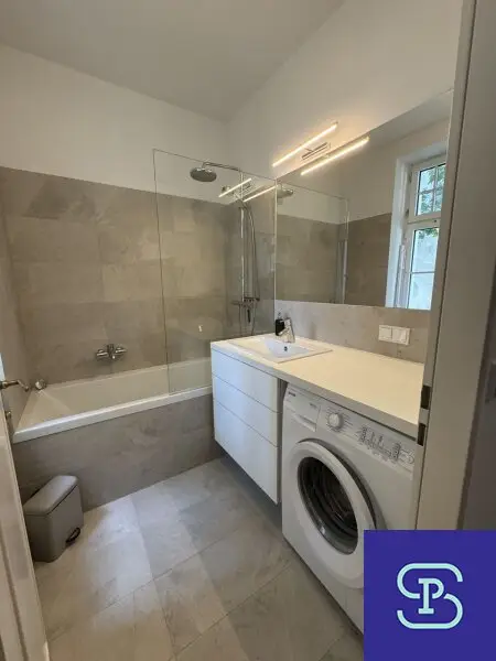 Provisionsfrei: Exklusiver 47m² Altbau mit Einbauküche und kl. Balkon in Toplage - 1080 Wien
