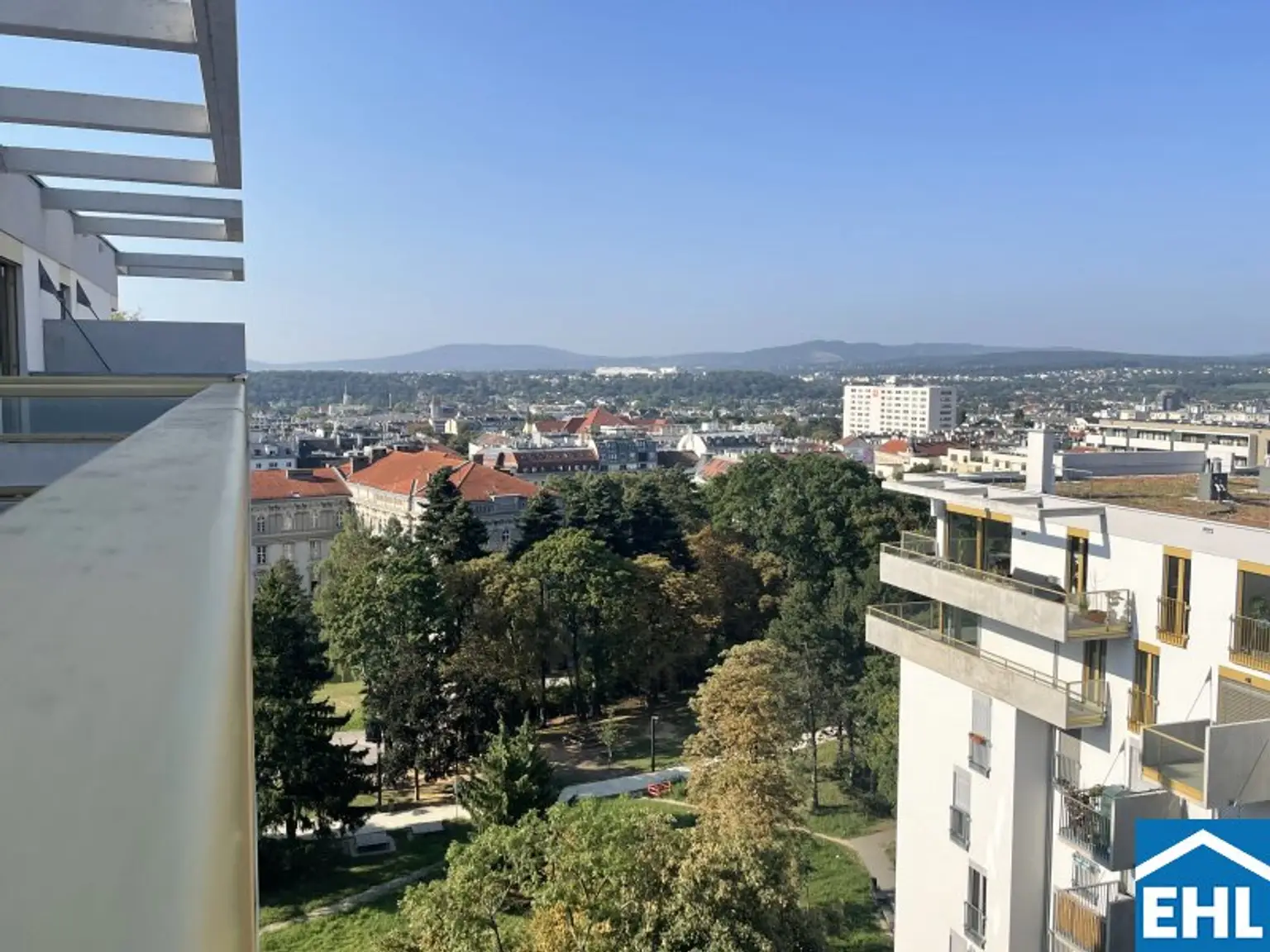 Weitläufig. Durchdacht. Zwei Balkone für Ihre Freiheit.