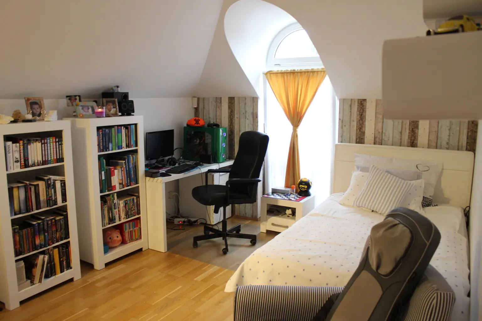 Einfamilienhaus mit Pool, Weinkeller, Sauna und Co.!