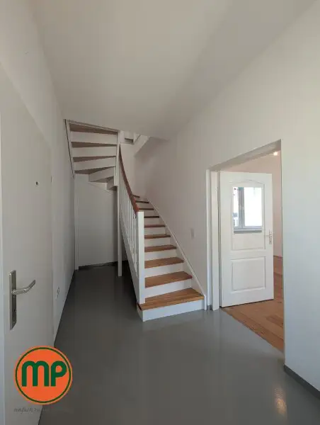 BESONDERE GELEGENHEIT: Maisonette DG-Wohnung mit Terrasse