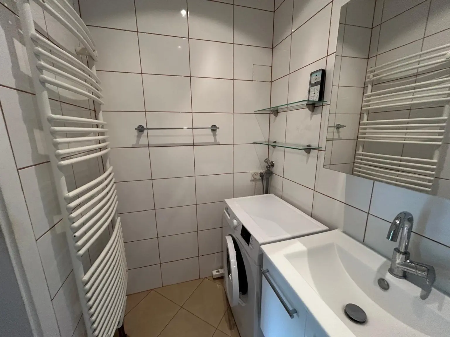 ZWEI ZIMMER WOHNUNG IN KIERLING MIT GARTEN!
