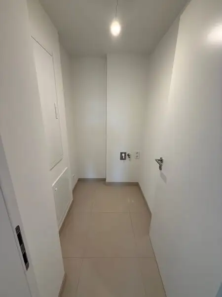 ERSTBEZUG 3 ZIMMER WOHNUNG IM "GRÜNBLICK" VIERTEL ZWEI + TRAUMTERRASSE MIT ca. 64 m² + NUTZUNG INFINITY-AUSSENPOOL, GYM & SAUNA