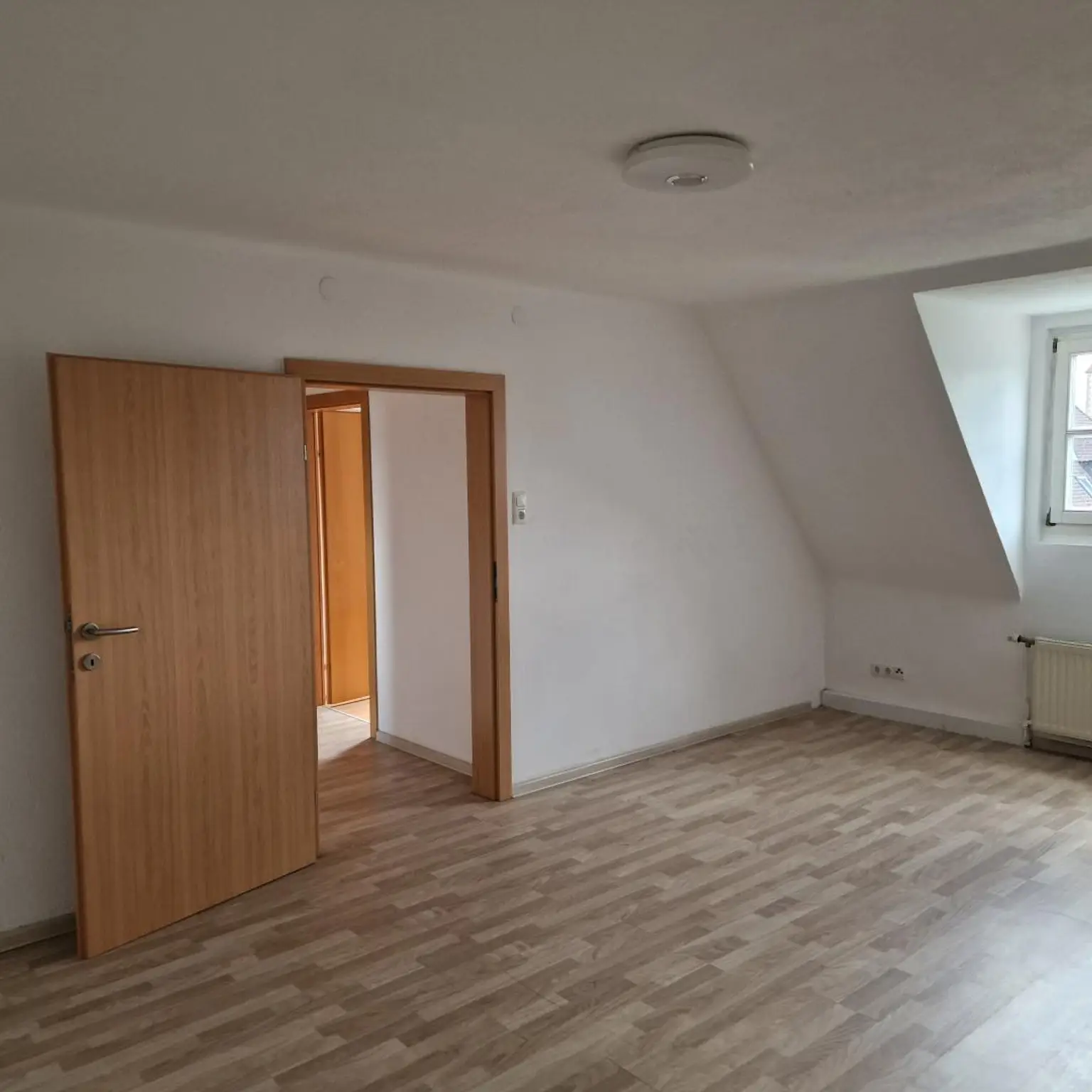 Großzügige 3-Zimmer-Wohnung mit Gartenmitbenützung!