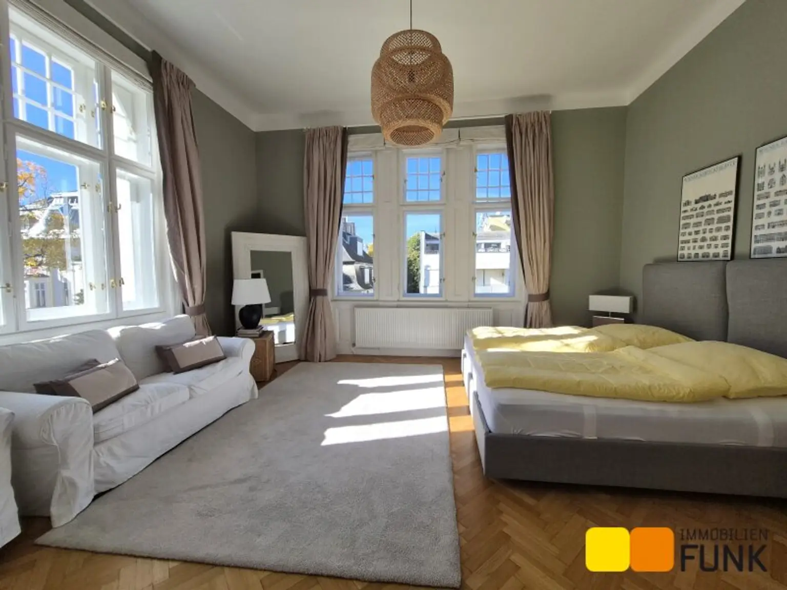 Herrschaftliche 5-Zimmerwohnung mit Balkon