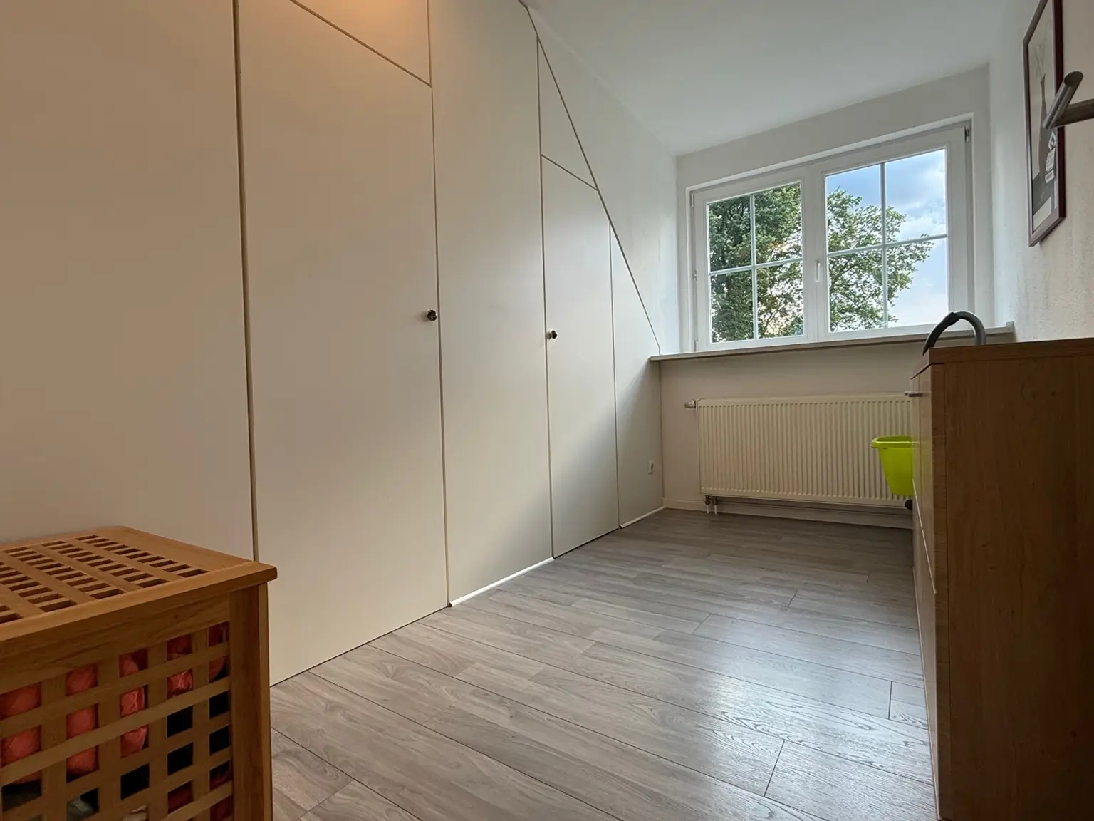 Zimmer1 mit begehbaren Kleiderschrank (1)