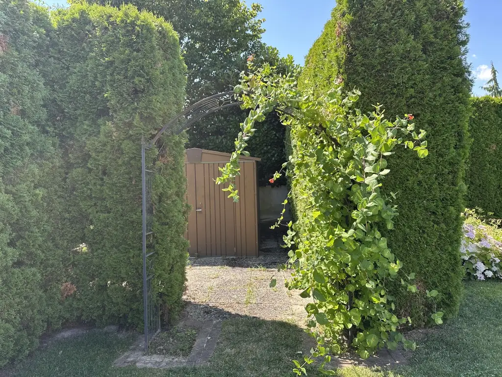 "Gepflegtes Einfamilienhaus mit Garten-Oase"