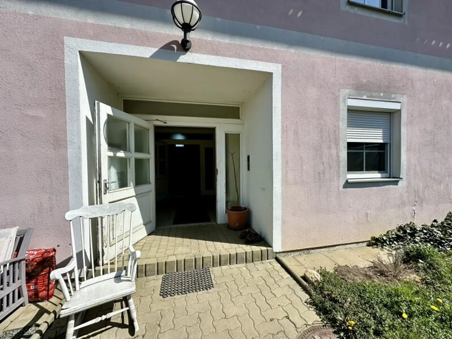 Attraktives Zinshaus in Eibiswald: Pflegeleichtes Renditeobjekt mit Grünblick!