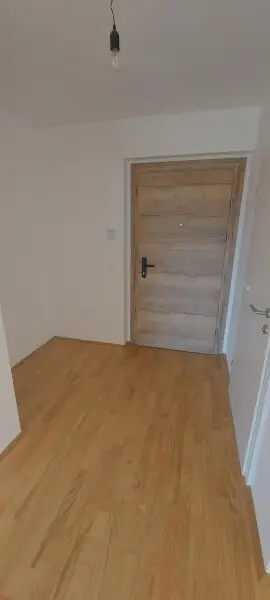 3-Zimmer-Wohnung mit 2 Balkonen und Tiefgaragenstellplatz (Top 8)