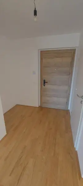 3-Zimmer-Wohnung mit 2 Balkonen und Tiefgaragenstellplatz (Top 8)