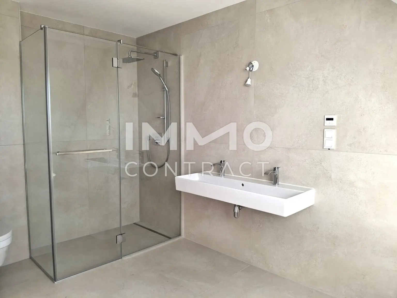 5-Zimmer-Penthouse mit zwei Terrassen – eigener Lift, Nähe zur U-Bahn