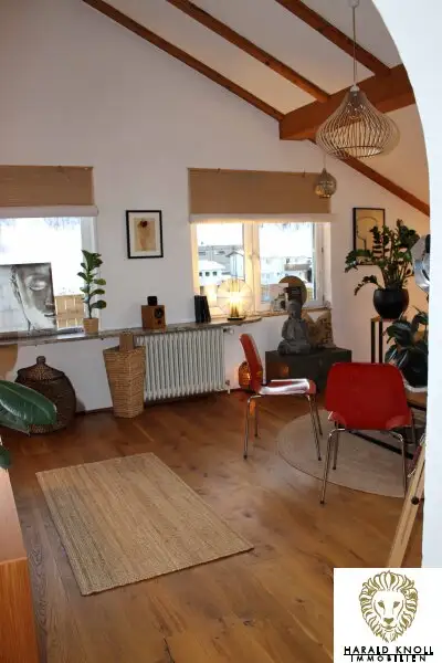 Wohn- und Betriebsgebäude in Natters