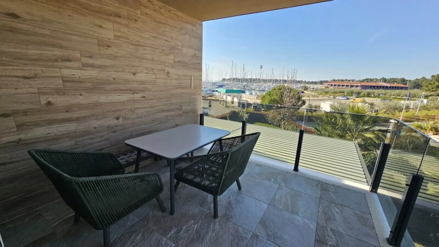 Luxuriöse Wohnung mit Garage & Meerblick an der istrischen Adria in Novigrad