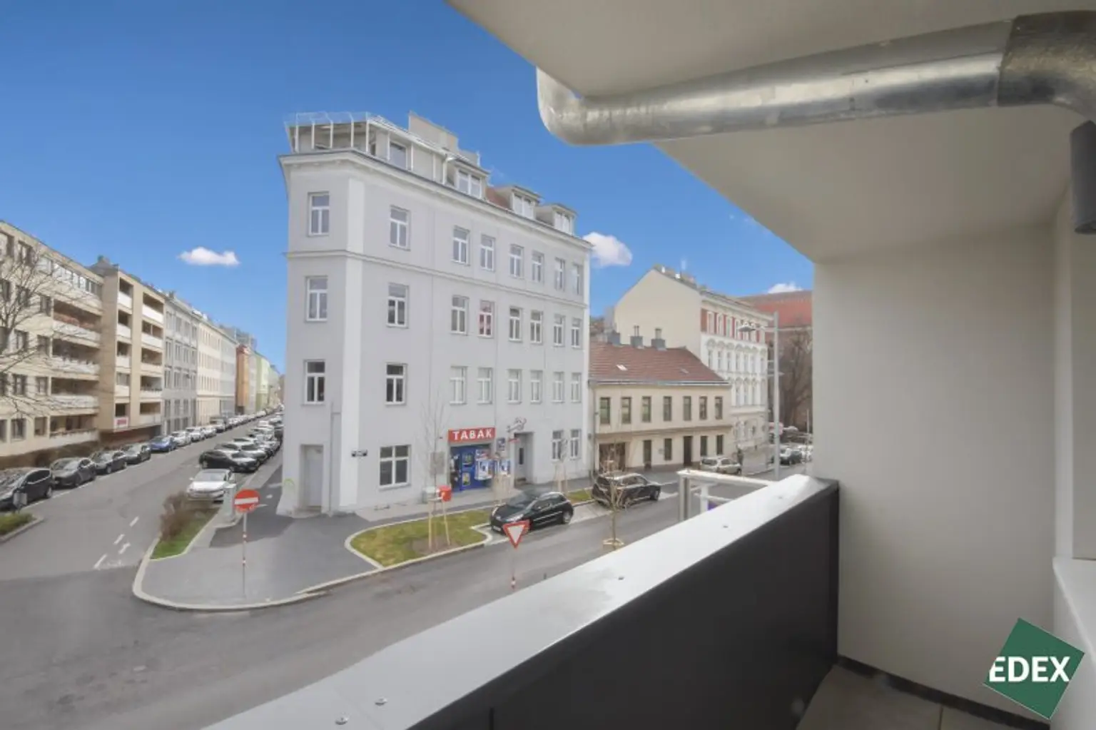 Helle 2-Zimmer-Wohnung mit Loggia nahe U3 – Bezug ab Dezember
