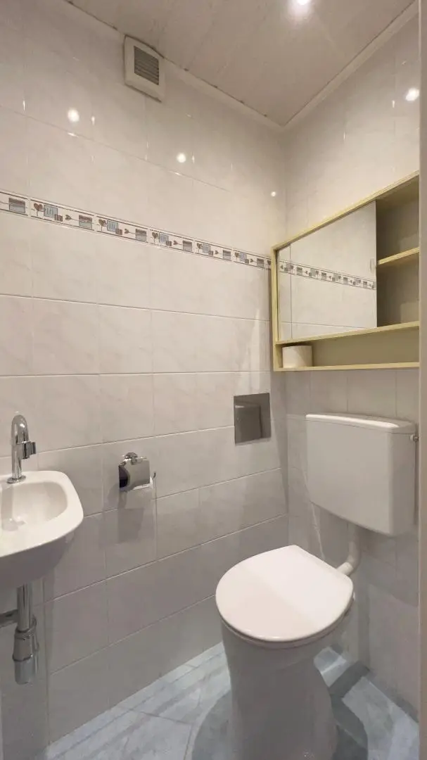 Eigentumswohnung mit Loggia – zentrale Lage in Fischamend