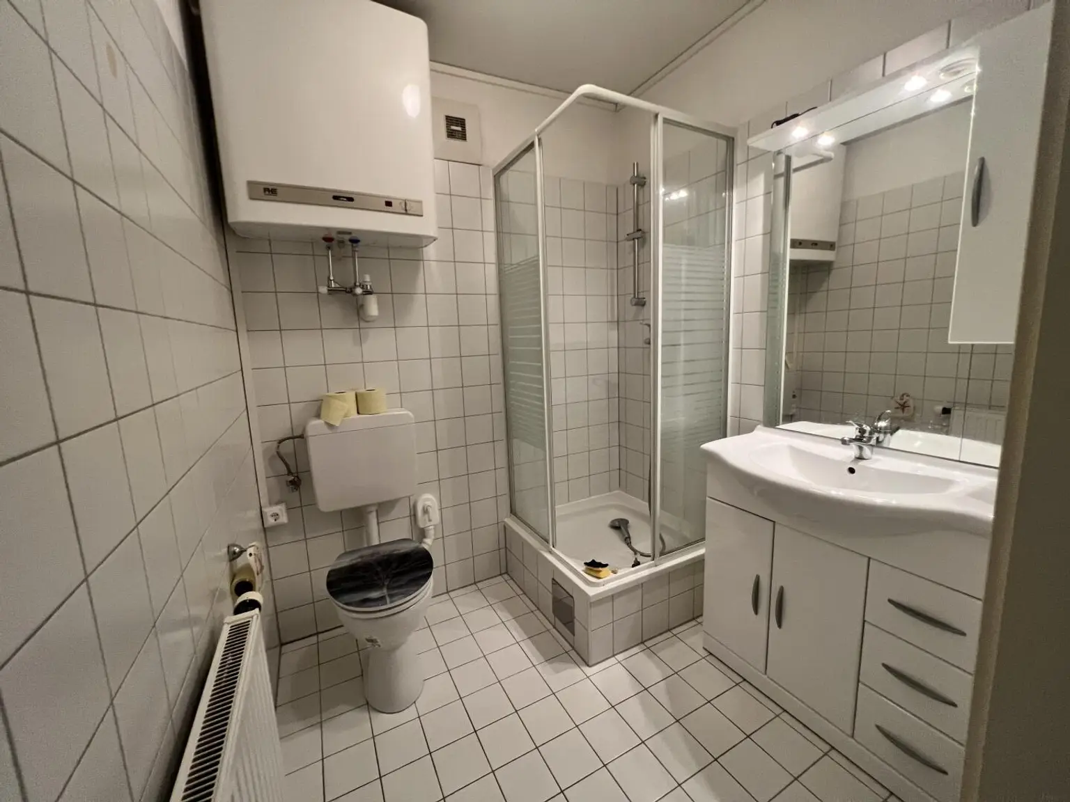 DC1CAC1A-E855-48BD-A8EE-B3E4338A3E1C