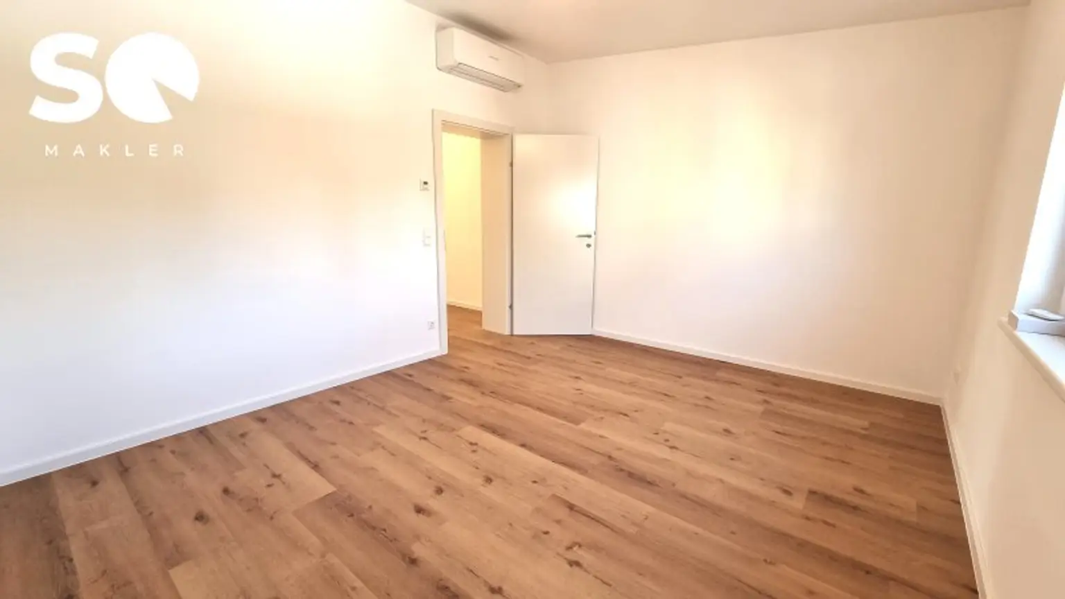 #SQ - WIENER NEUSTADT: EXKLUSIVES WOHNERLEBNIS FÜR FAMILIE, ARBEIT UND MEHR – TRAUMHAUS MIT DACHTERASSE UND FERNBLICK