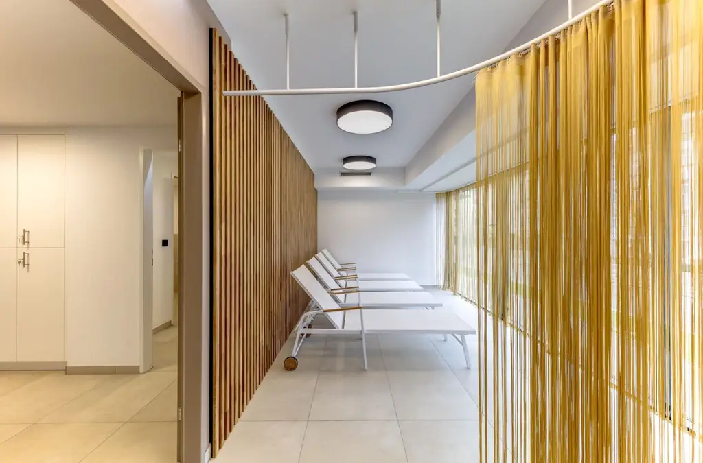 Moderner Neubau - Singlewohnung mit Freifläche, provisionsfrei mit gratis Jahreskarte Wr. Linien