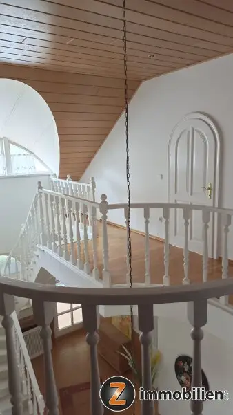 Wunderschöne Villa in exklusiver Bauausführung und Einrichtung