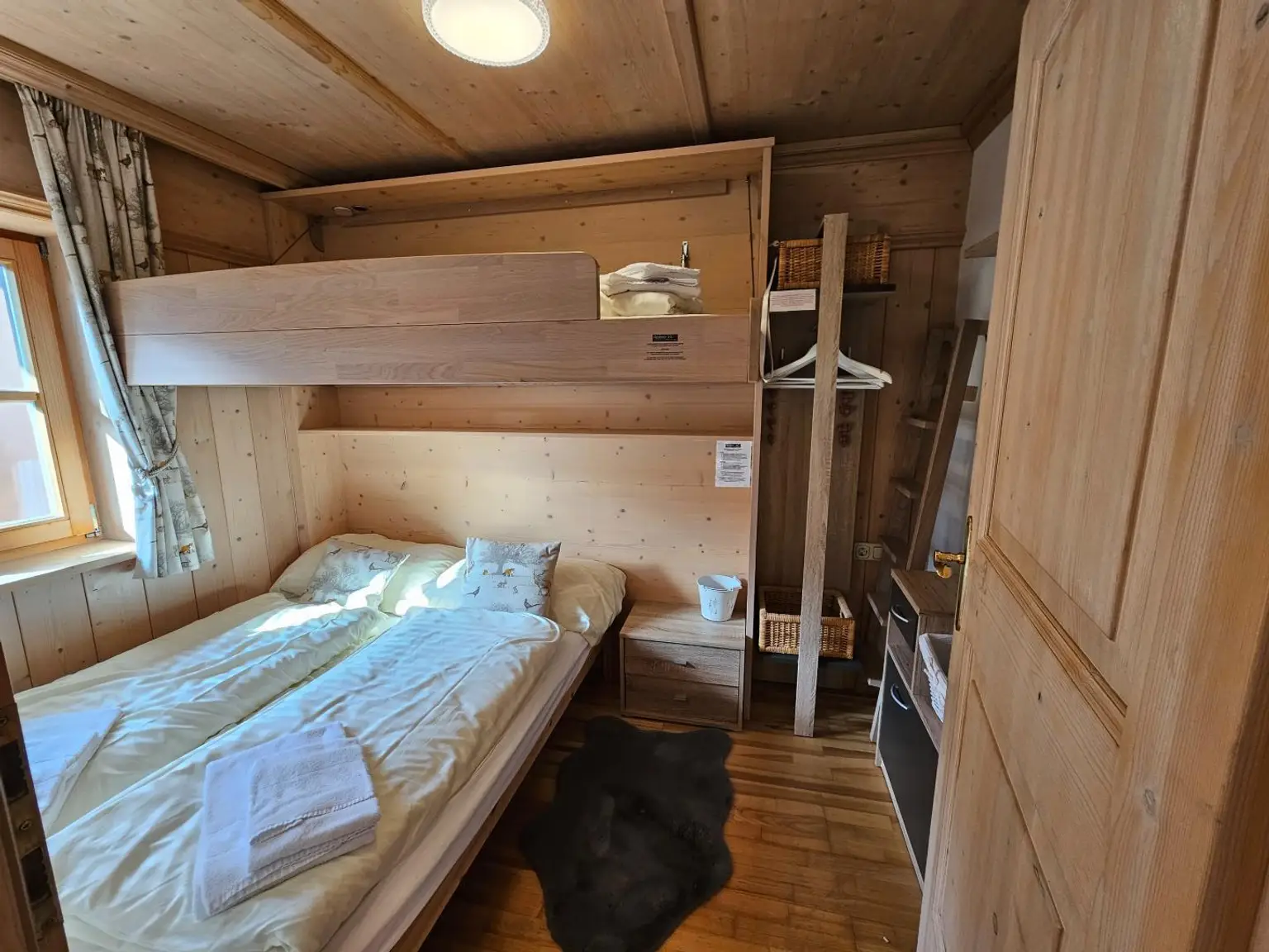 Schlafzimmer 2