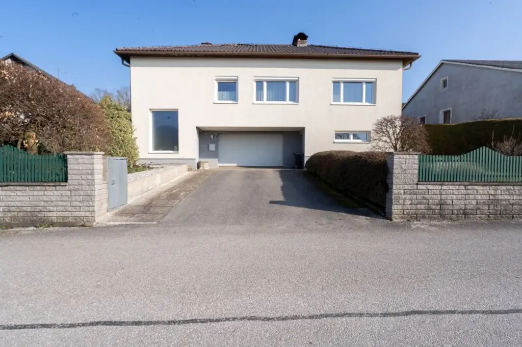 Charmantes Einfamilienhaus mit großzügigem Garten und Pool in Behamberg zu kaufen!