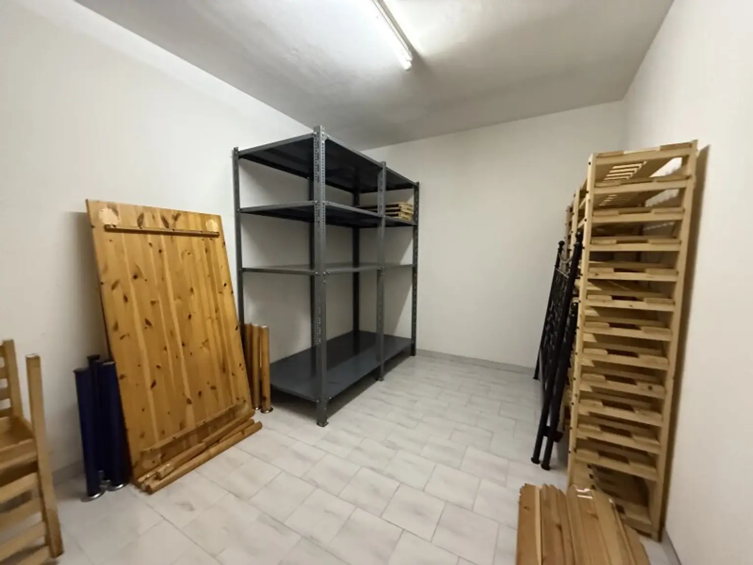 Möbliertes Einfamilienhaus mit Garten, Pool und Sauna