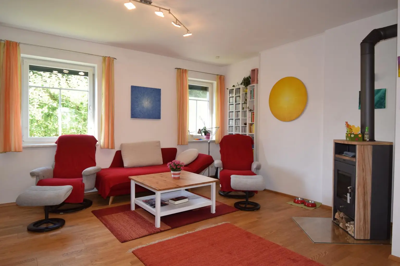 Wohnzimmer mit Ofen