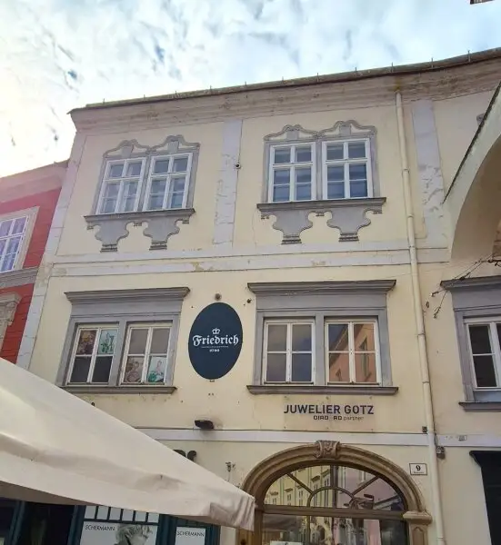 Historisches Zinshaus in zentralster Lage