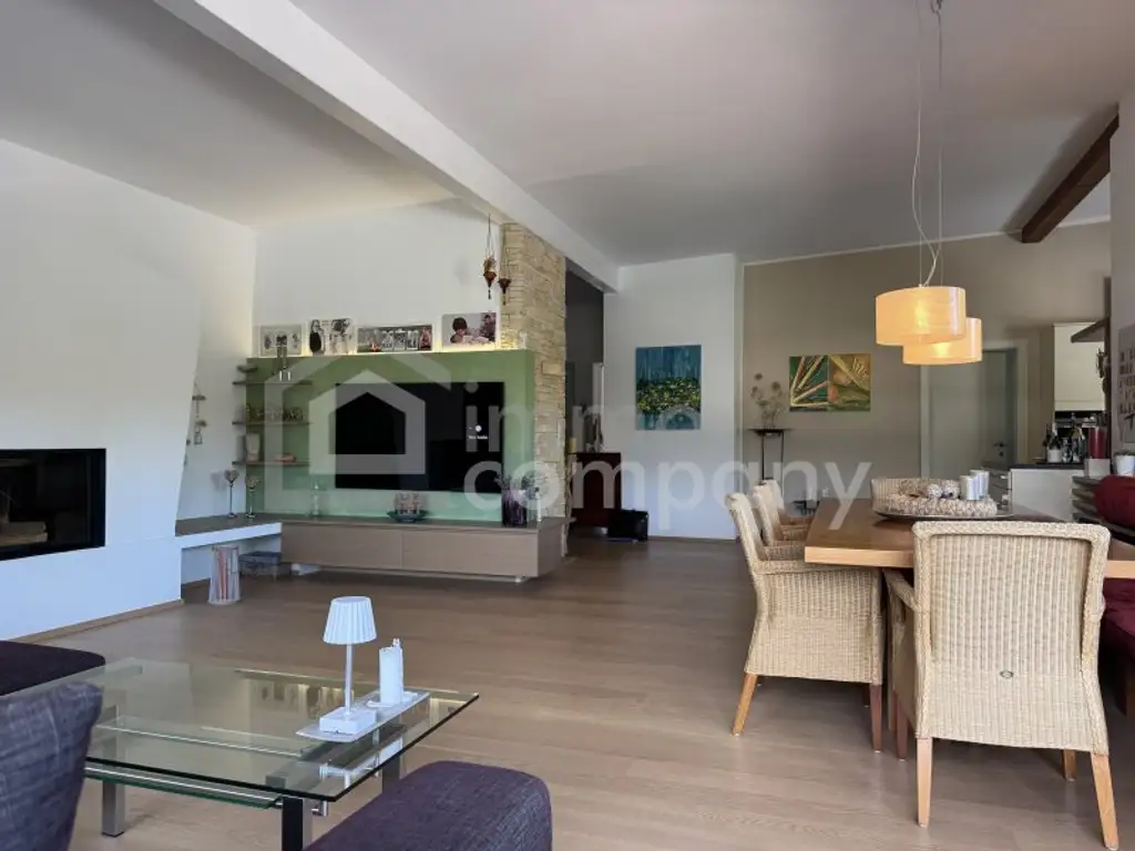 Bungalow in einmaliger Lage in Attersee Ort. 155m² Luxus mit kleinem Garten und großer Terrasse!