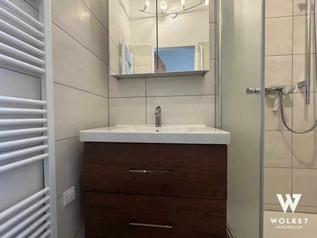 Altbaujuwel in absoluter Hofruhelage – 2 Zimmer, ca. 61 m², mit Lift – 1070 Wien | U6 Thaliastraße
