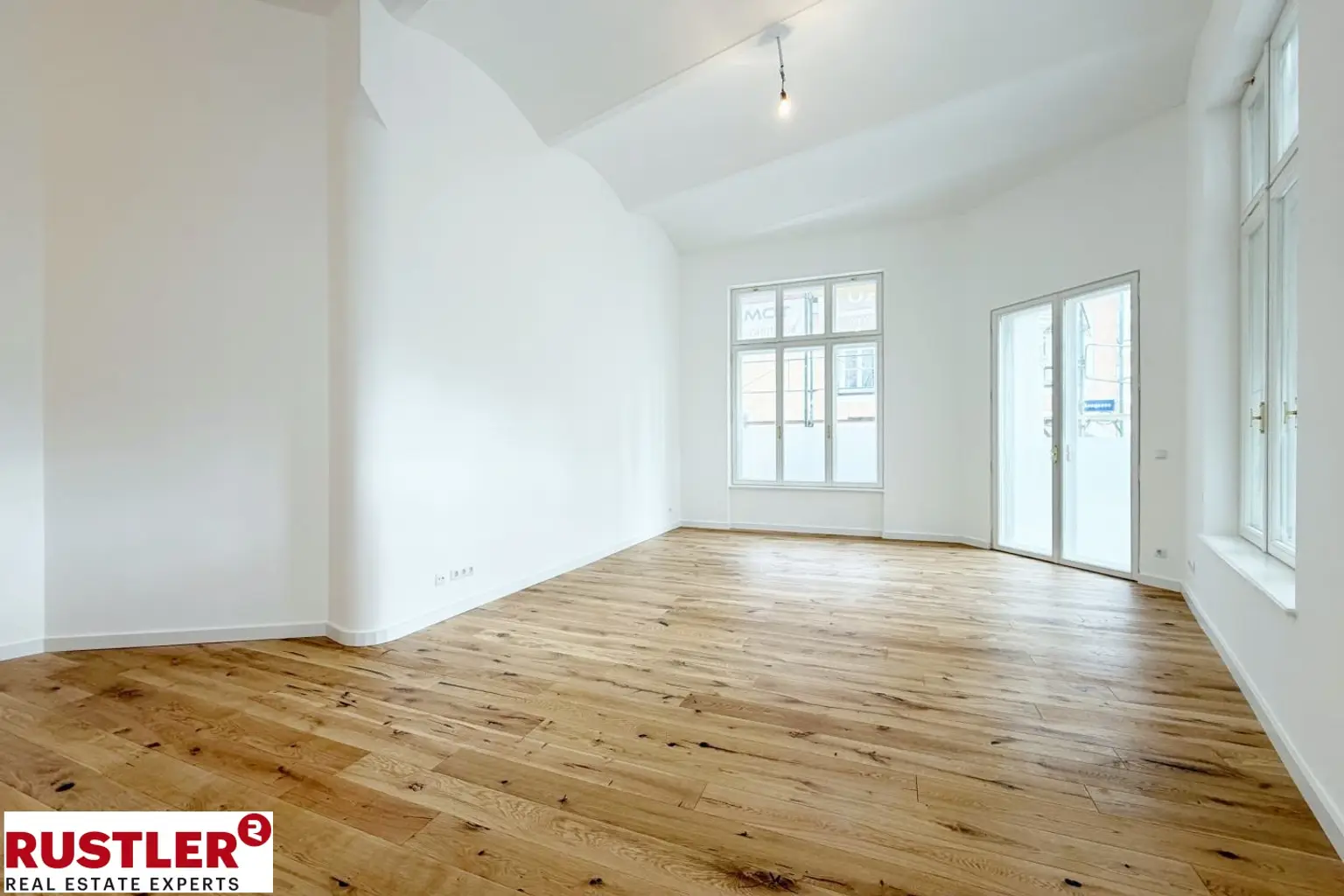 Wohnen oder Arbeiten – diese stilvolle Altbauwohnung bietet Beides!