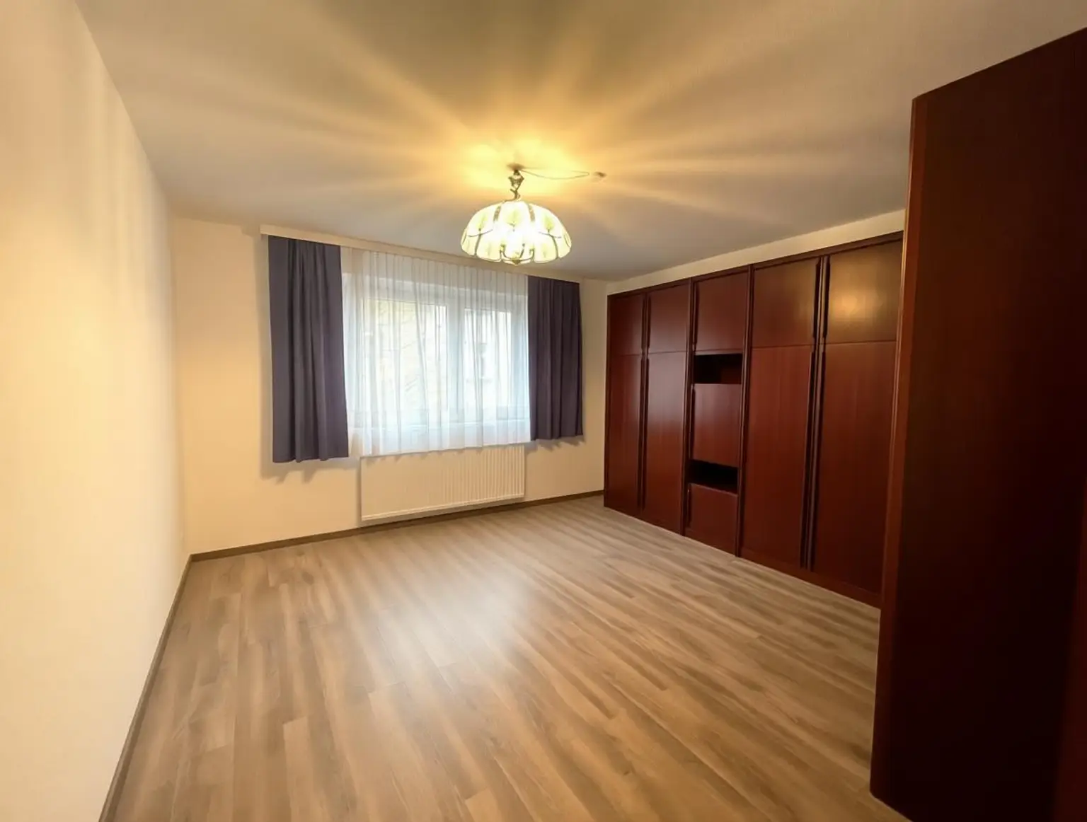3-Zimmer-Loggia-Wohnung in U1-Nähe